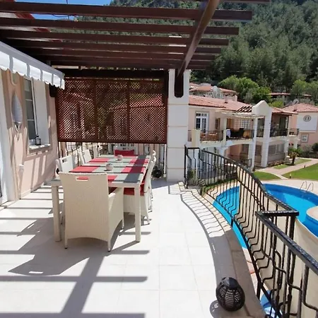 Apartament Fully Furnished Holiday Flat